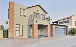4 Bedroom House in Stone River Estate