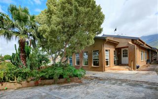 10 Bedroom House in Denneoord