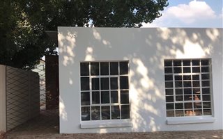 2 Bedroom Garden Cottage in Fairleads