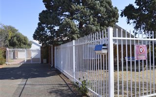 5 Bedroom House in Gardenia Park