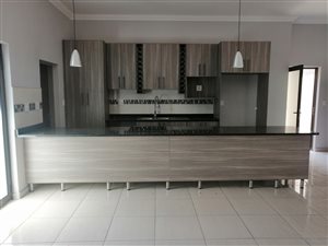 3 Bed House in Geelhoutpark
