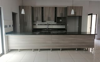 3 Bedroom House in Geelhoutpark