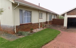 3 Bedroom House in Amajuba Park
