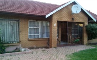 3 Bedroom House in Sharon Park
