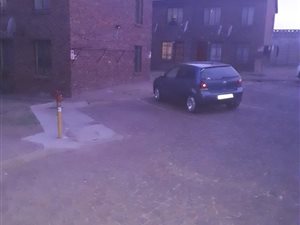 2 Bed Apartment in Olievenhoutbosch