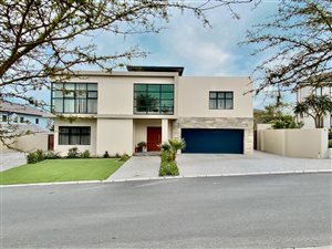 4 Bed House in Baronetcy Estate
