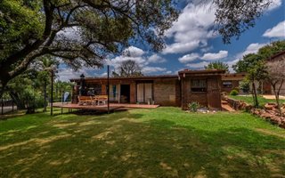 10 Bedroom House in Val de Grace