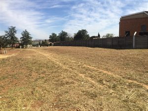 496 m² Land available in Rothdene