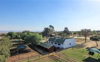 2 ha Smallholding in Bridle Park AH
