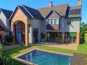 4 Bedroom House in Cotswold Downs Estate