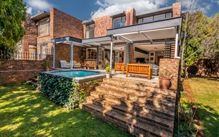 4 Bedroom House in Maroelana