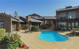 12 Bedroom House in Loevenstein