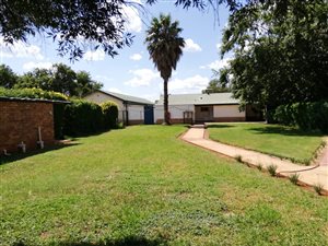 8.6 ha Farm in Leeuwfontein