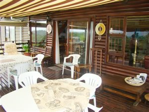 4.5 ha Farm in Wilderness Heights