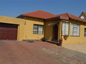 3 Bed House in Rewlatch