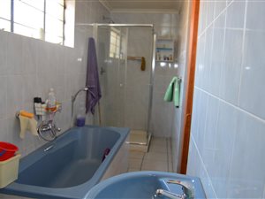 3 Bed House in Rewlatch
