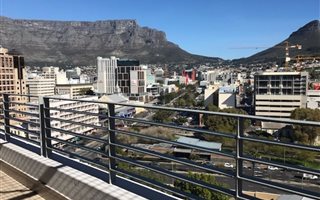 2 Bedroom Apartment in City Bowl