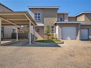 3 Bed Townhouse in Eagle Canyon Golf Estate