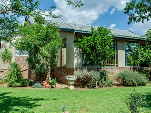 3 Bed House in Pebble Rock