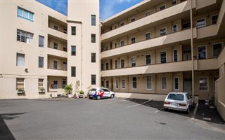 2 Bedroom Apartment in Essenwood