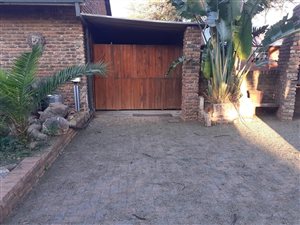 4 Bed House in Doringkruin