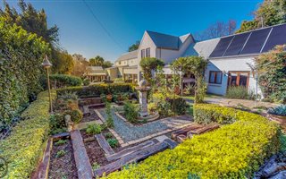 4 Bedroom House in Eldoraigne