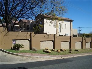 3 Bed Duplex in Northcliff