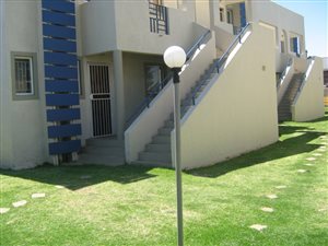 1 Bed Townhouse in Langenhoven Park