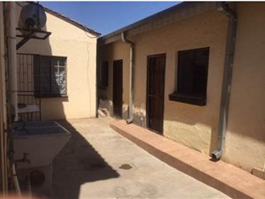 12 Bed Apartment in Rabie Ridge