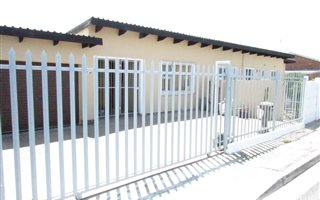 4 Bedroom House in Retreat