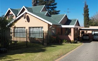 5 Bedroom House in Alberante