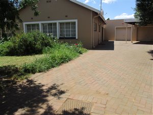 3 Bed House in Three Rivers