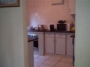 2 Bed Flat in Montclair
