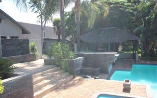 6 Bedroom House in Protea Park