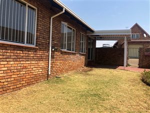 3 Bed Townhouse in Garsfontein