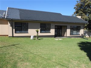 3 Bed House in Roodepoort West