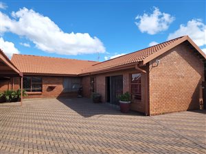 3 Bed House in Riebeeckstad