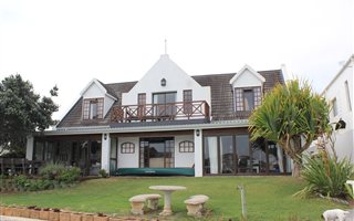 5 Bedroom House in Royal Alfred Marina
