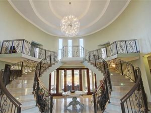 6 Bed House in Waterlake Farm
