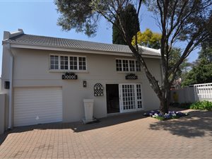 1 Bed Apartment in Fourways Gardens
