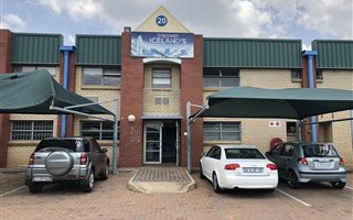 414 m² Industrial space in Lynnwood