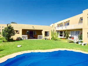 6 Bed House in Kameelfontein and surrounds