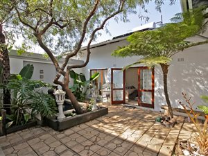 5 Bed House in Airfield