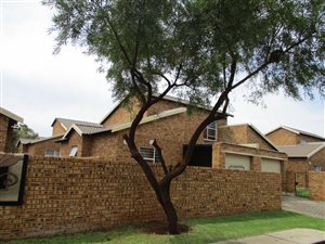 2 Bed Townhouse in Honey Park