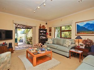 3 Bed House in Kirstenhof