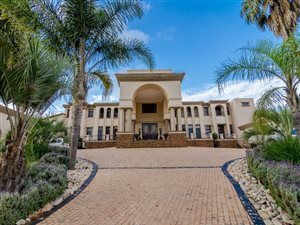 6 Bed House in Mooikloof Equestrian Estate