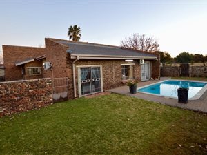 3 Bed House in Riebeeckstad