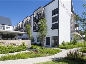 1 Bed Apartment in Paardevlei