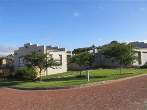 3 Bed House in Stilbaai