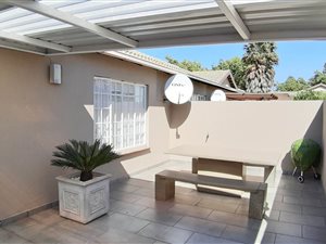 2 Bed Townhouse in Dayanglen